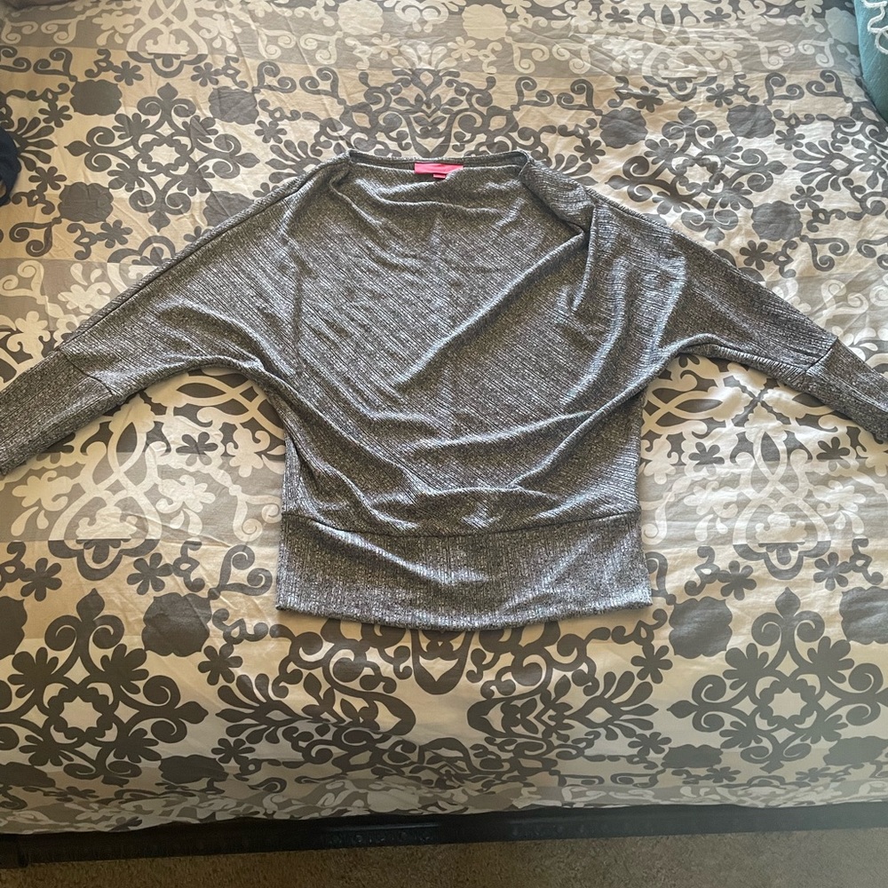 Jennifer Lopez loose fit top